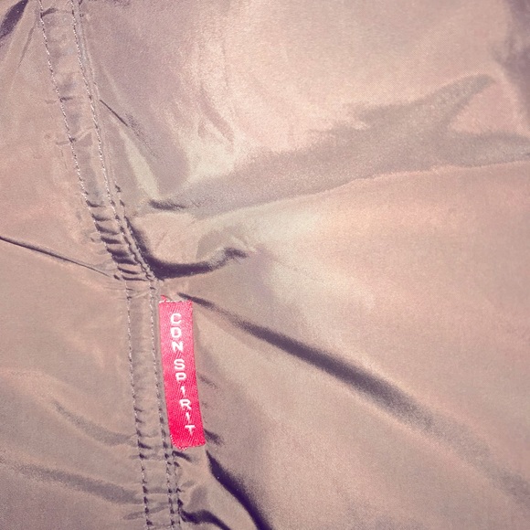 Maternity jacket with zip in insert. Pirchaed in USA but never worn. - Picture 2 of 10